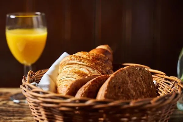 Hotel The Blue Lion 3*