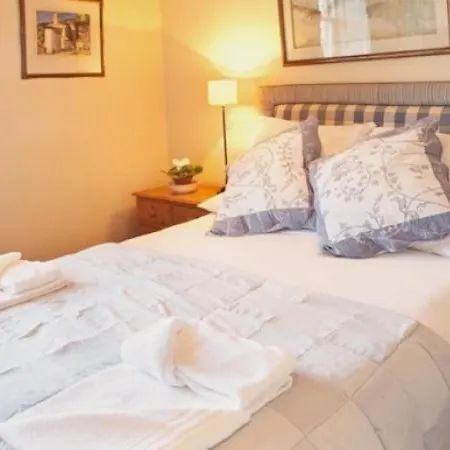 The Blue Lion Inn 3*
