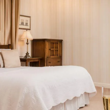 The Blue Lion Отель Лейберн