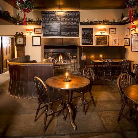 Отель The Blue Lion 3*